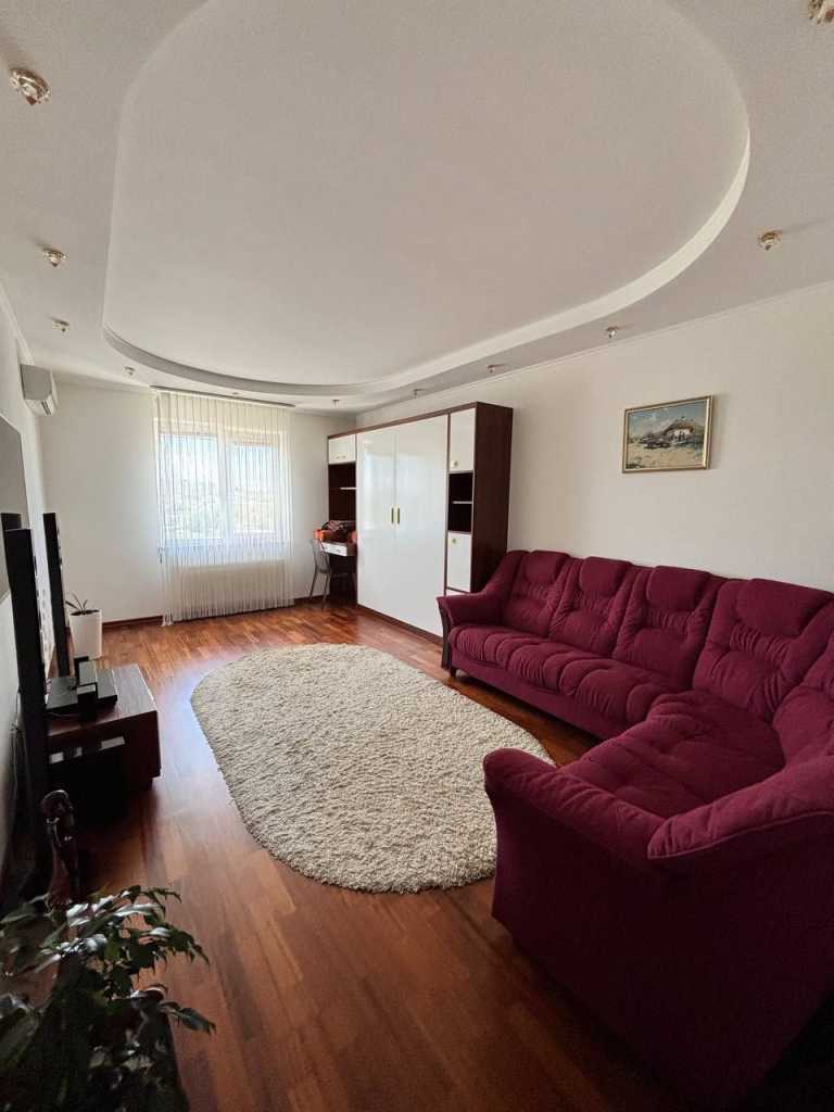 Продаж 1-кімнатної квартири 49 м², Лесі Українки вул., 6