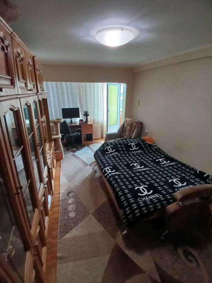 Продаж 2-кімнатної квартири 47 м², Мілютенка вул., 15А