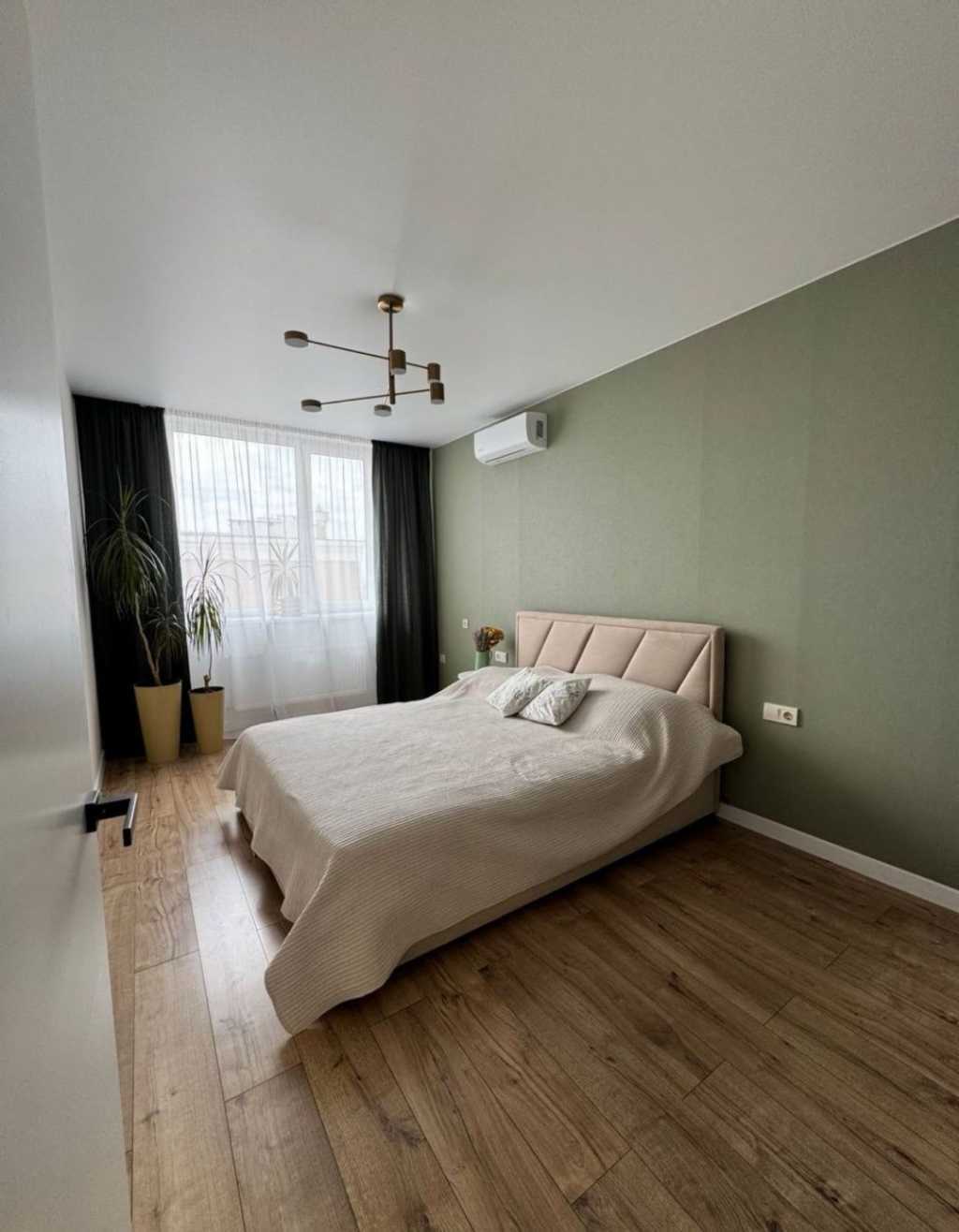 Продаж 1-кімнатної квартири 43.1 м², Свободи вул., 1с