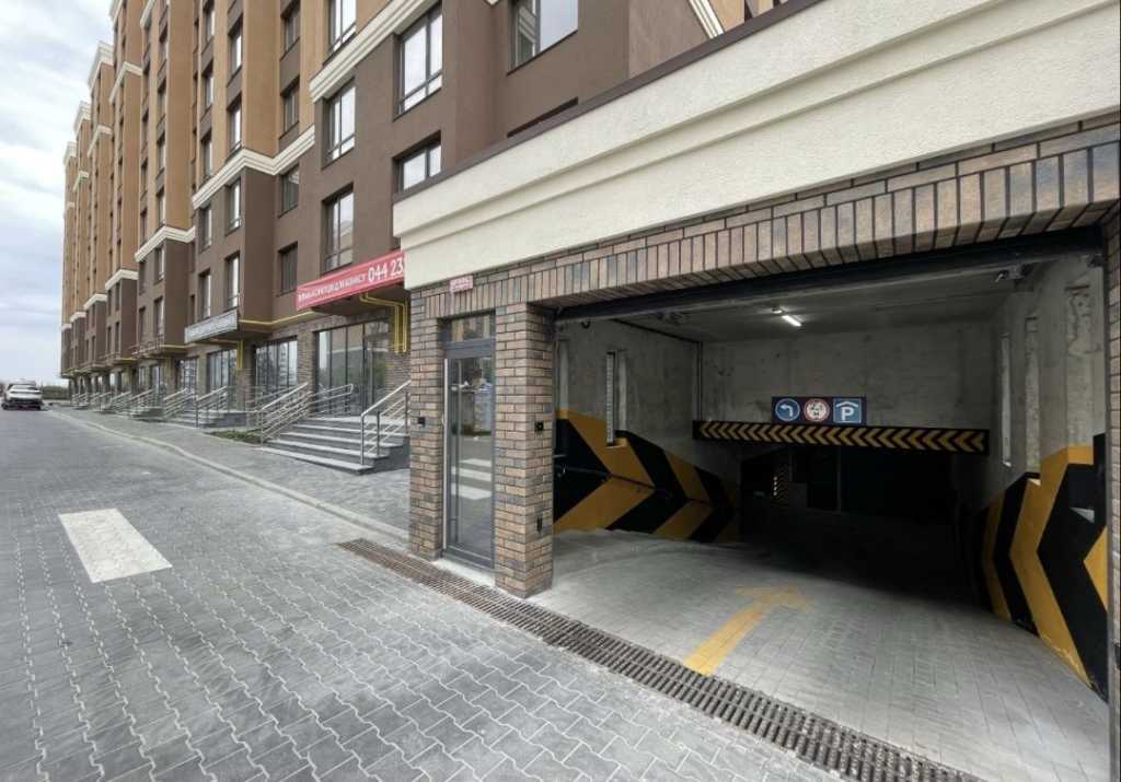 Продаж 1-кімнатної квартири 43.1 м², Свободи вул., 1с