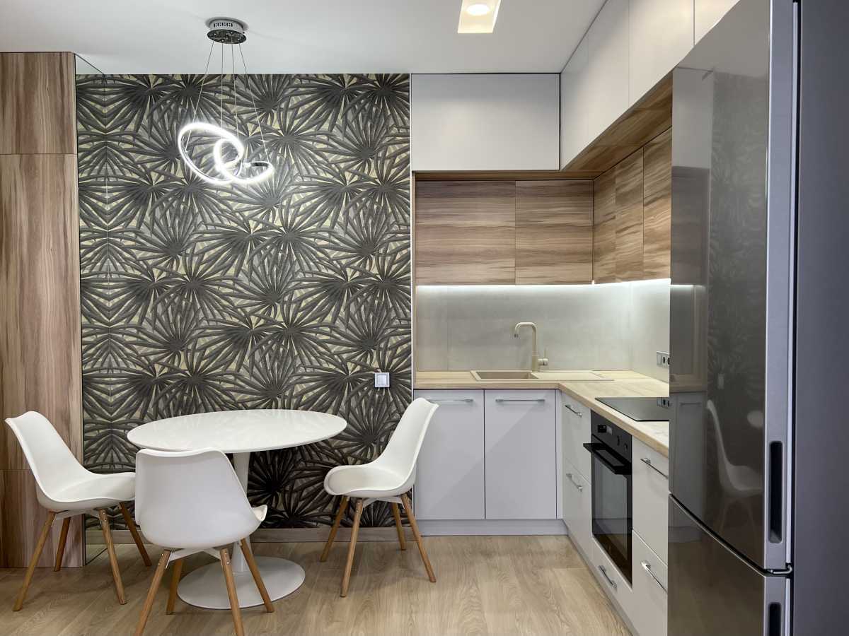 Продаж 1-кімнатної квартири 38 м², Салютна вул., 2