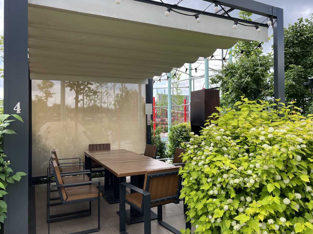 Продаж 1-кімнатної квартири 38 м², Салютна вул., 2