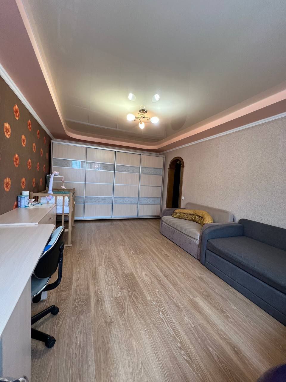 Продаж 1-кімнатної квартири 48 м², Новомістинська вул.