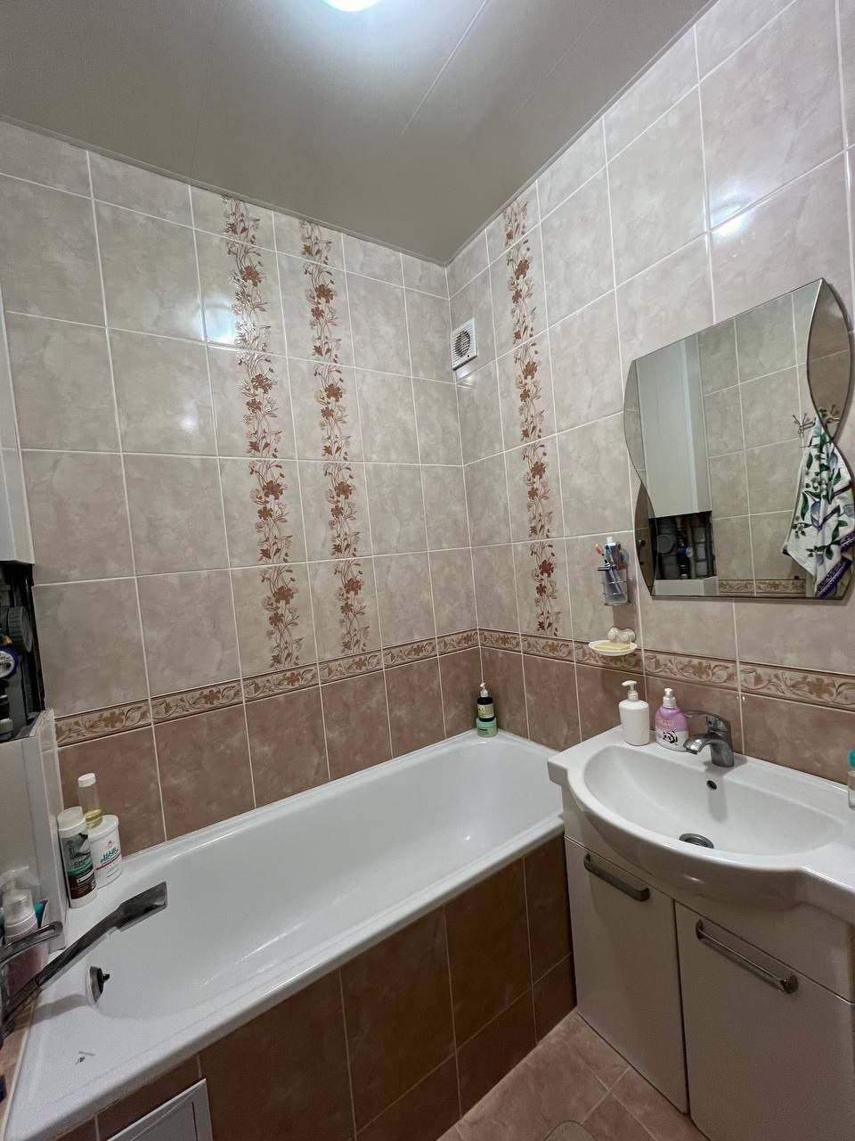 Продаж 1-кімнатної квартири 48 м², Новомістинська вул.