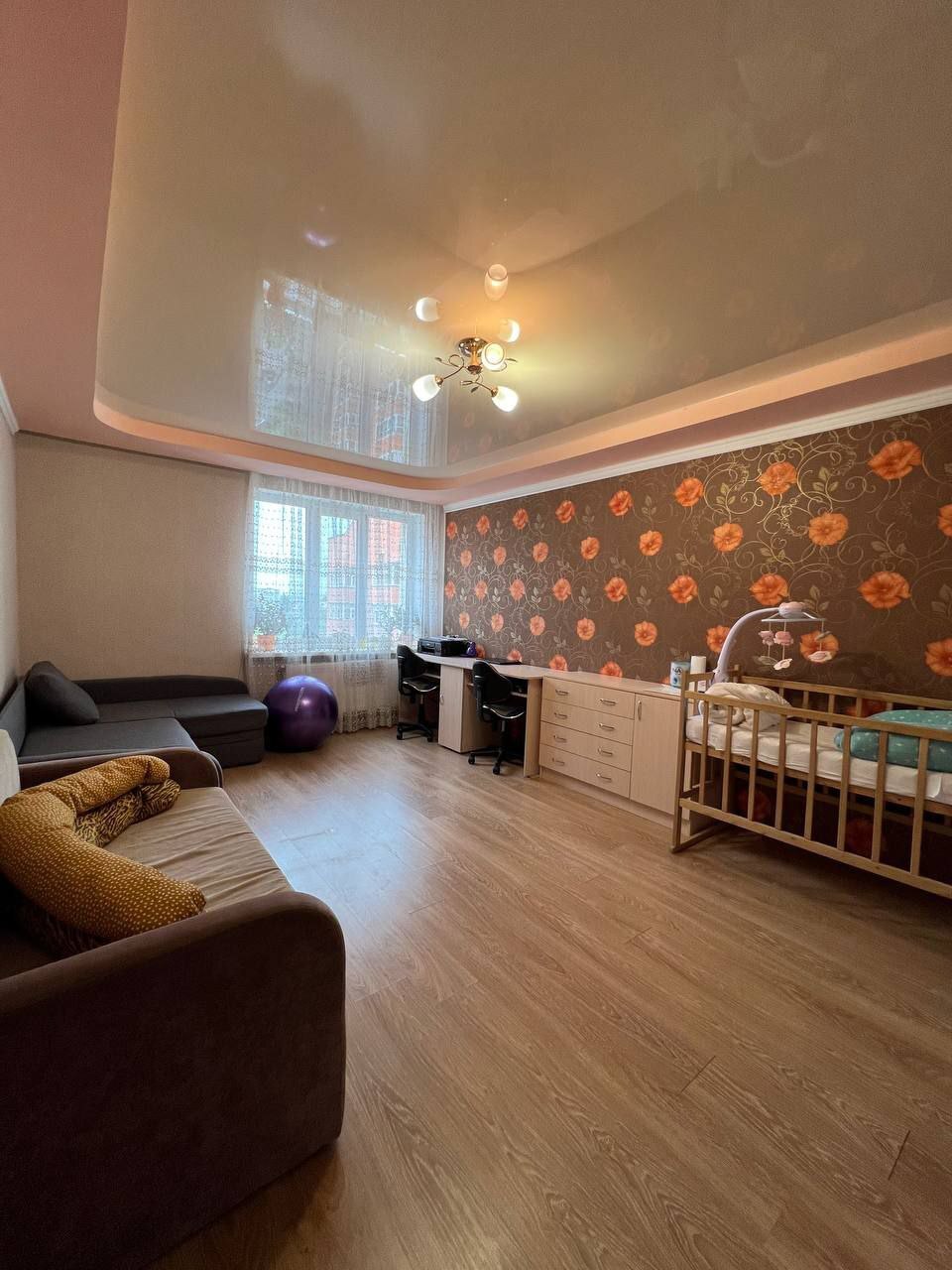Продаж 1-кімнатної квартири 48 м², Новомістинська вул.