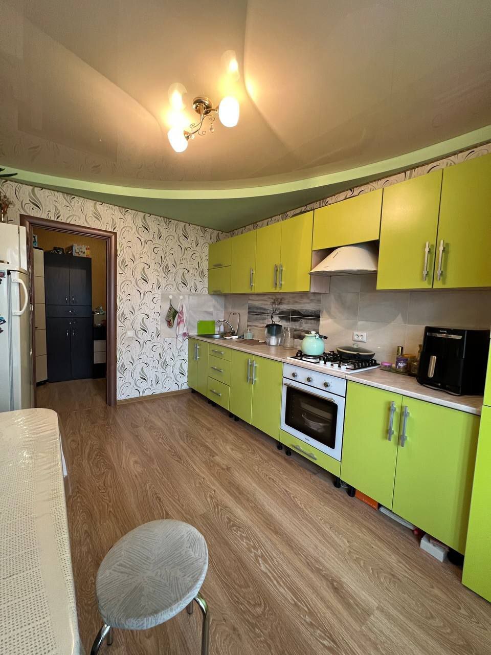 Продаж 1-кімнатної квартири 48 м², Новомістинська вул.