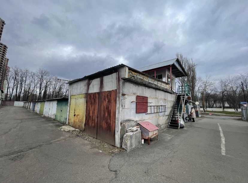 Продаж машиномісця 62 м², Сімї Сосніних, 4