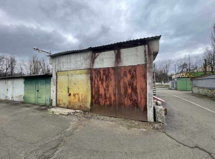 Продаж машиномісця 62 м², Сімї Сосніних, 4