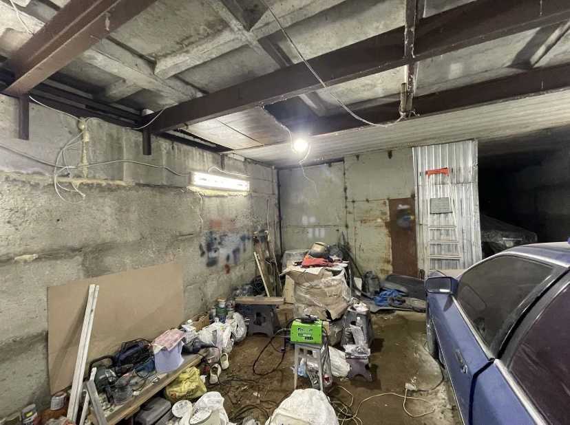 Продаж машиномісця 62 м², Сімї Сосніних, 4