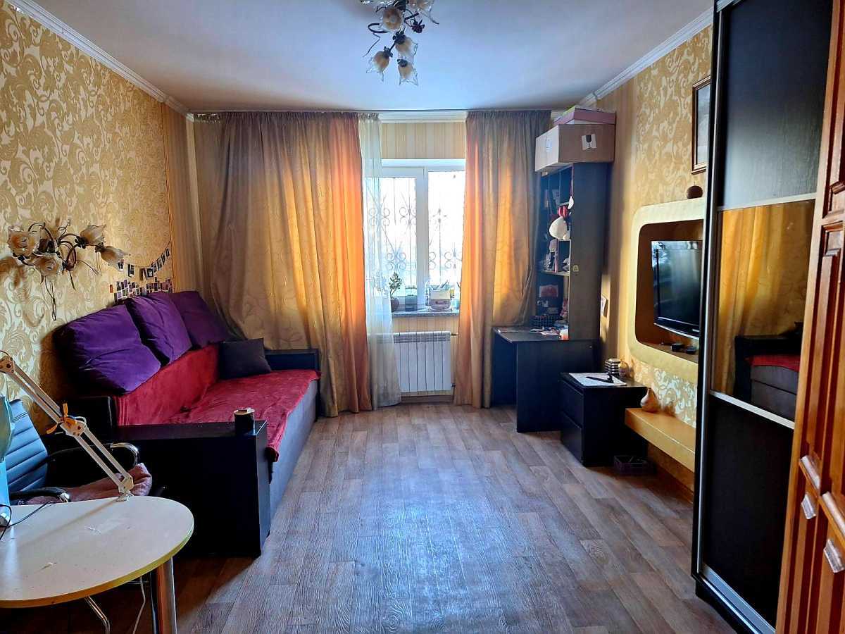 Продаж 3-кімнатної квартири 69 м², Героїв Дніпра вул., 35