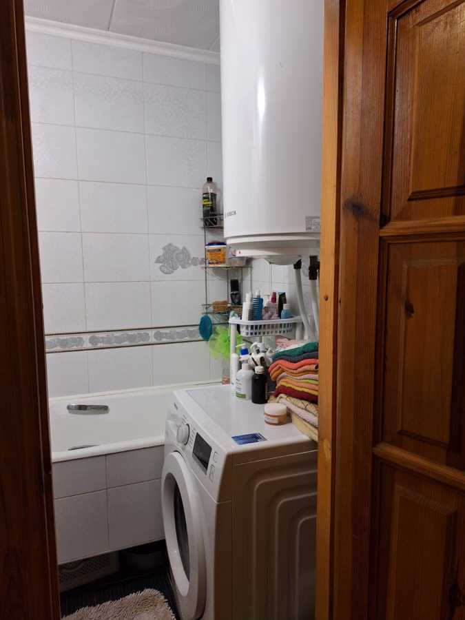 Продаж 3-кімнатної квартири 69 м², Героїв Дніпра вул., 35