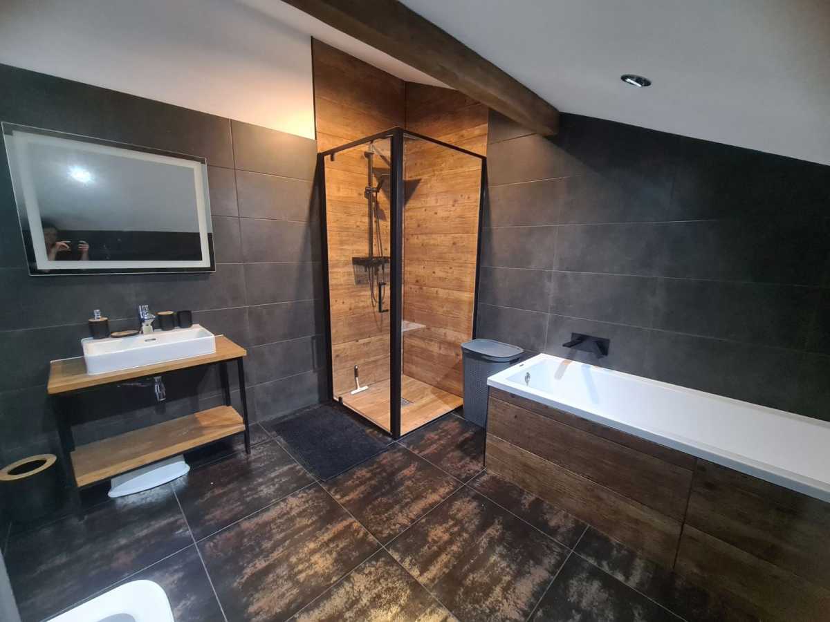 Продажа 3-комнатной квартиры 125 м², Ясная ул.