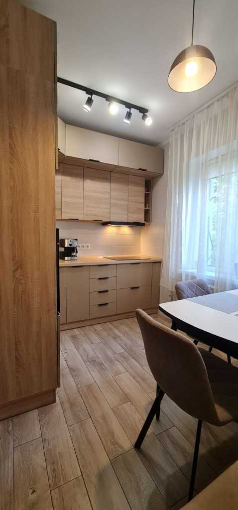 Продаж 1-кімнатної квартири 35 м², Володимира Маяковського просп., 44