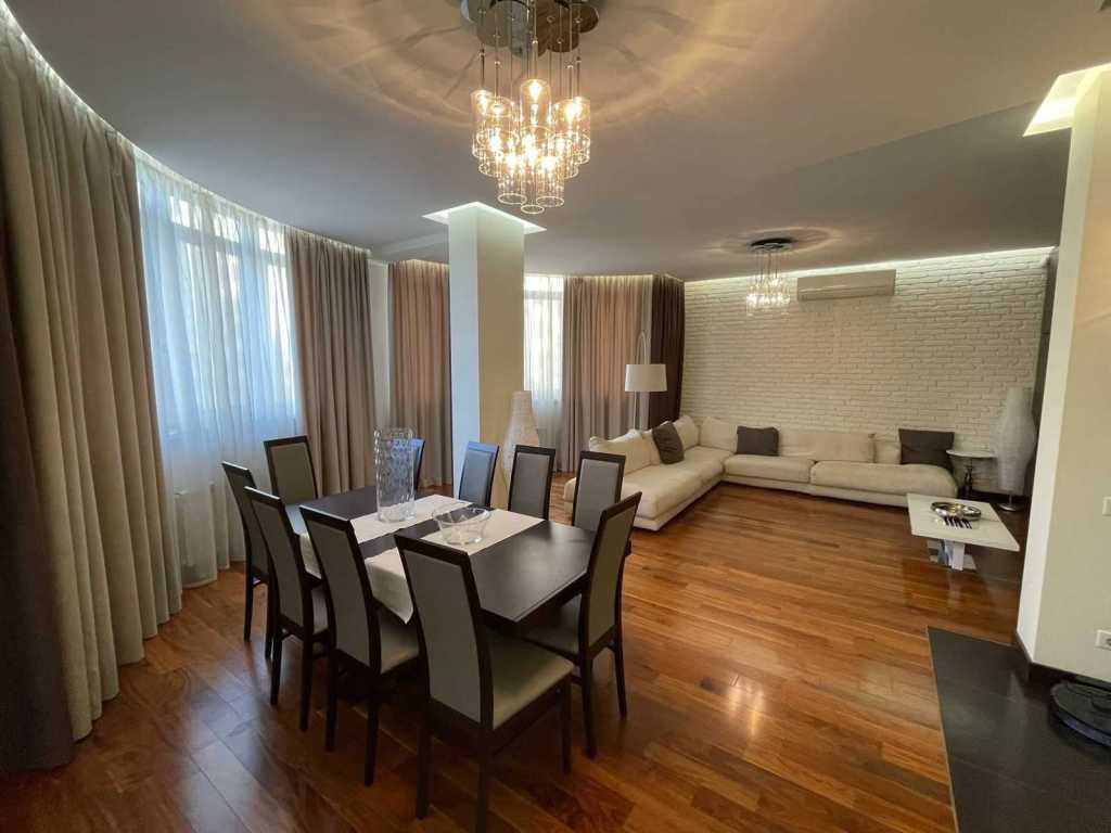 Аренда 4-комнатной квартиры 163 м², Полтавская ул., 13
