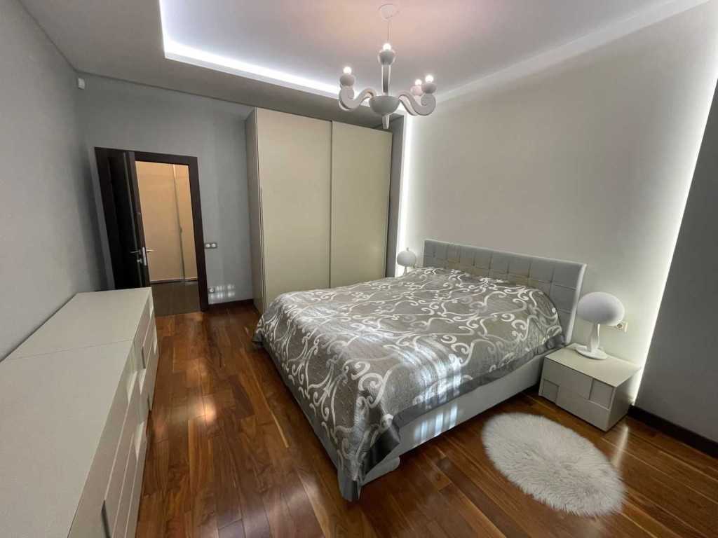 Аренда 4-комнатной квартиры 163 м², Полтавская ул., 13