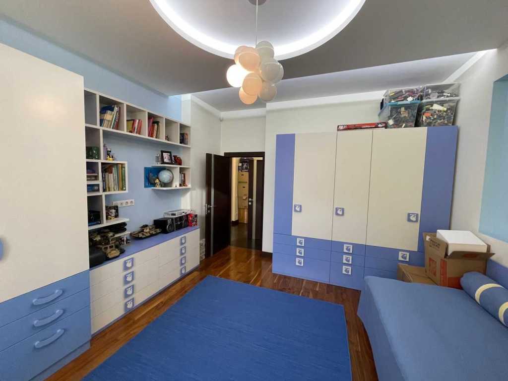 Аренда 4-комнатной квартиры 163 м², Полтавская ул., 13