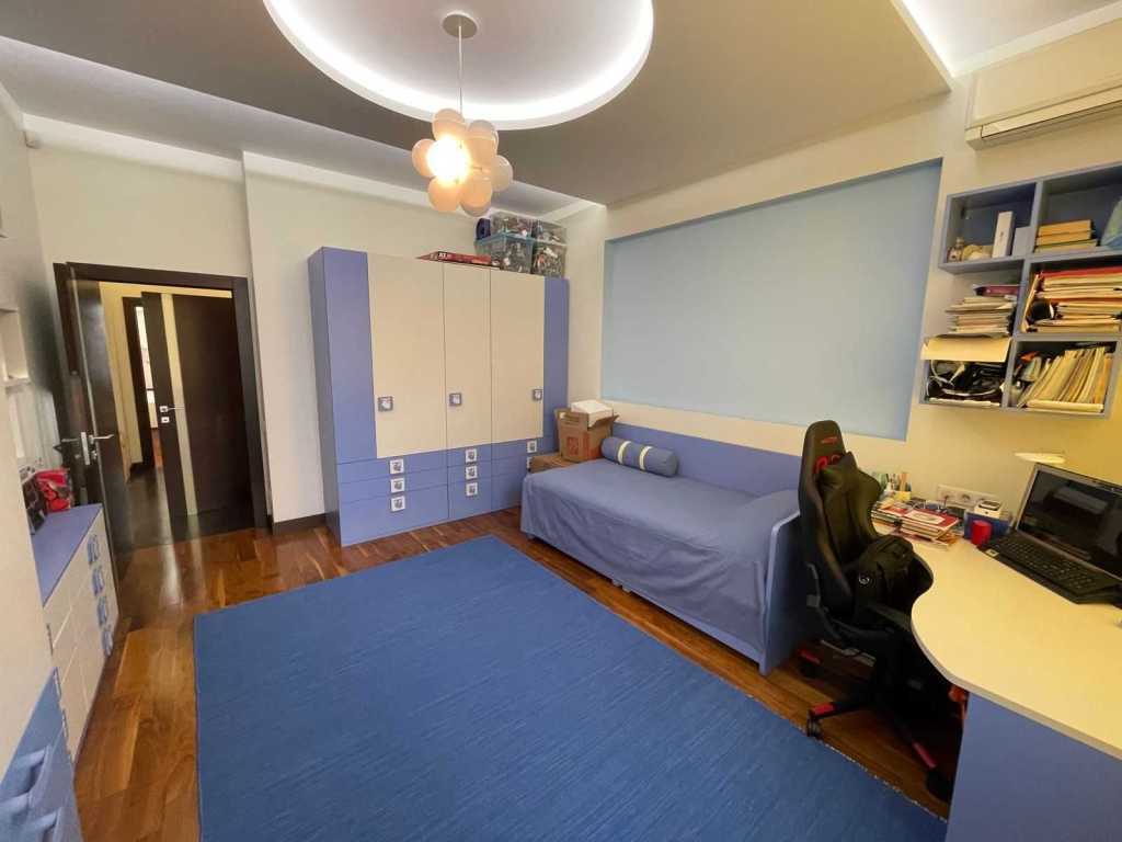 Аренда 4-комнатной квартиры 163 м², Полтавская ул., 13