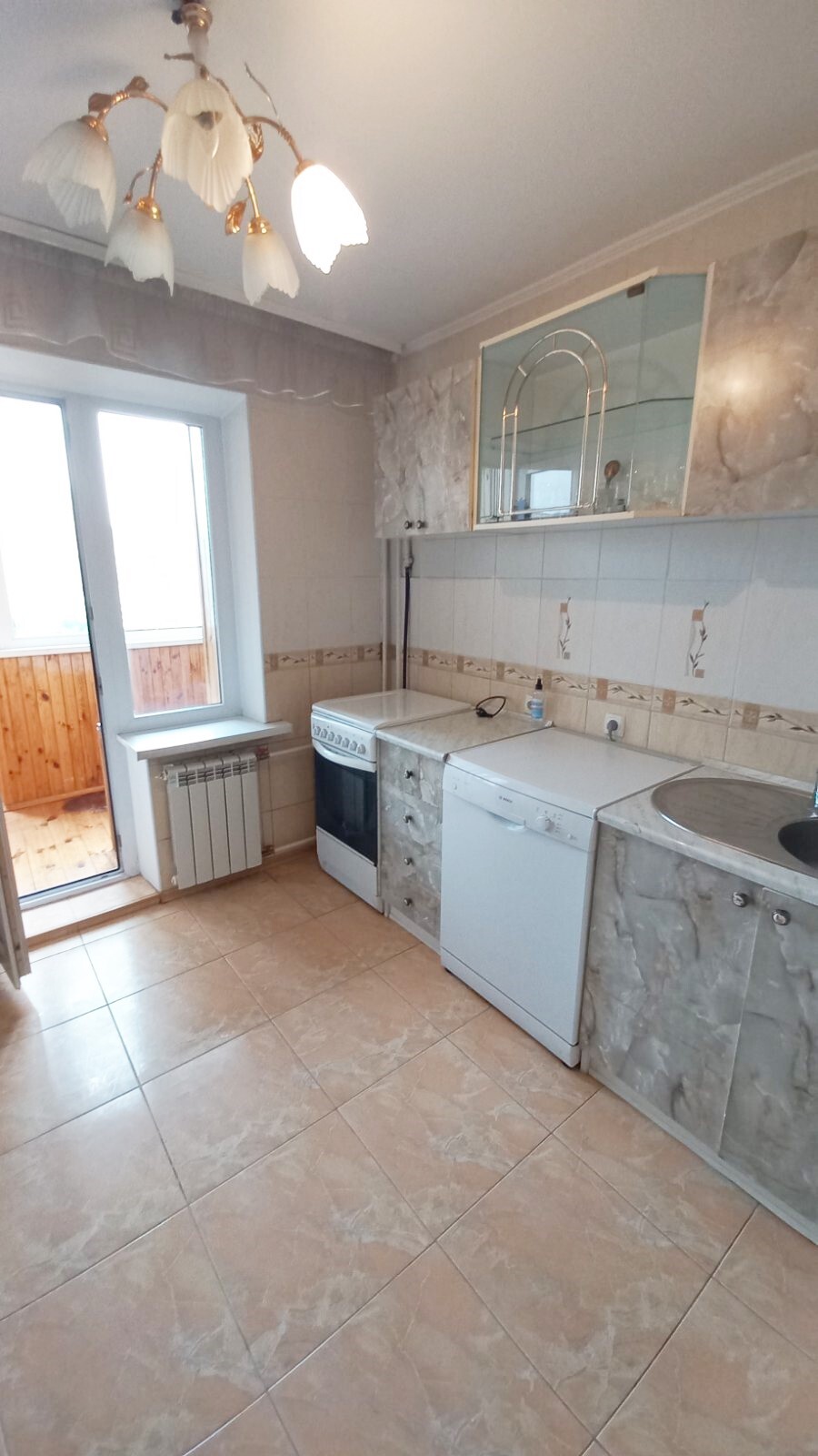 Продаж 3-кімнатної квартири 88 м², Ревуцького вул., 8