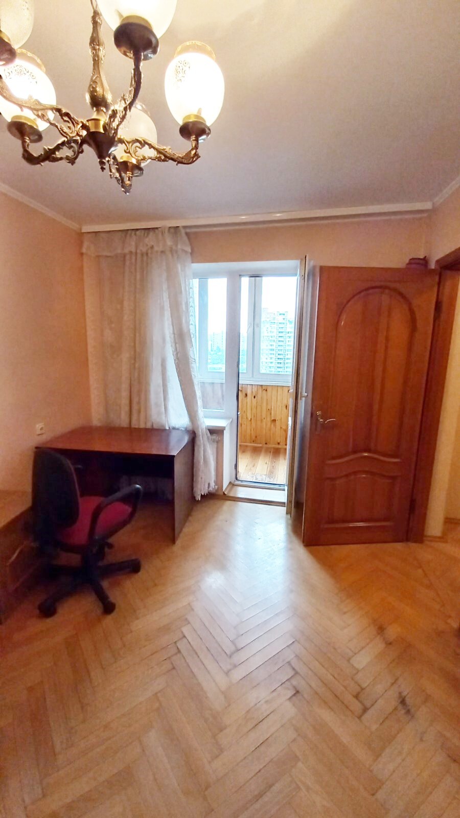 Продаж 3-кімнатної квартири 88 м², Ревуцького вул., 8
