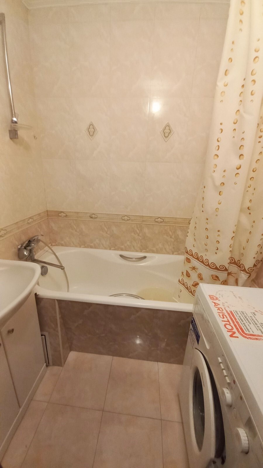Продаж 3-кімнатної квартири 88 м², Ревуцького вул., 8