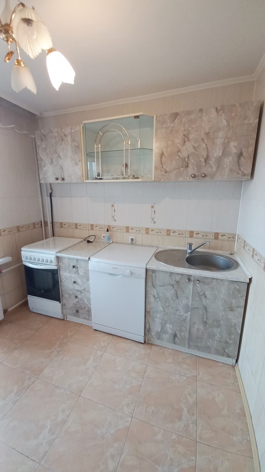 Продаж 3-кімнатної квартири 88 м², Ревуцького вул., 8