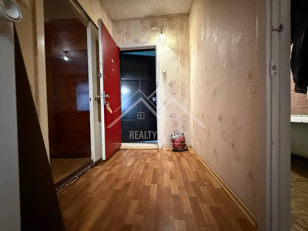 Продаж 1-кімнатної квартири 37 м², Нарвська вул.