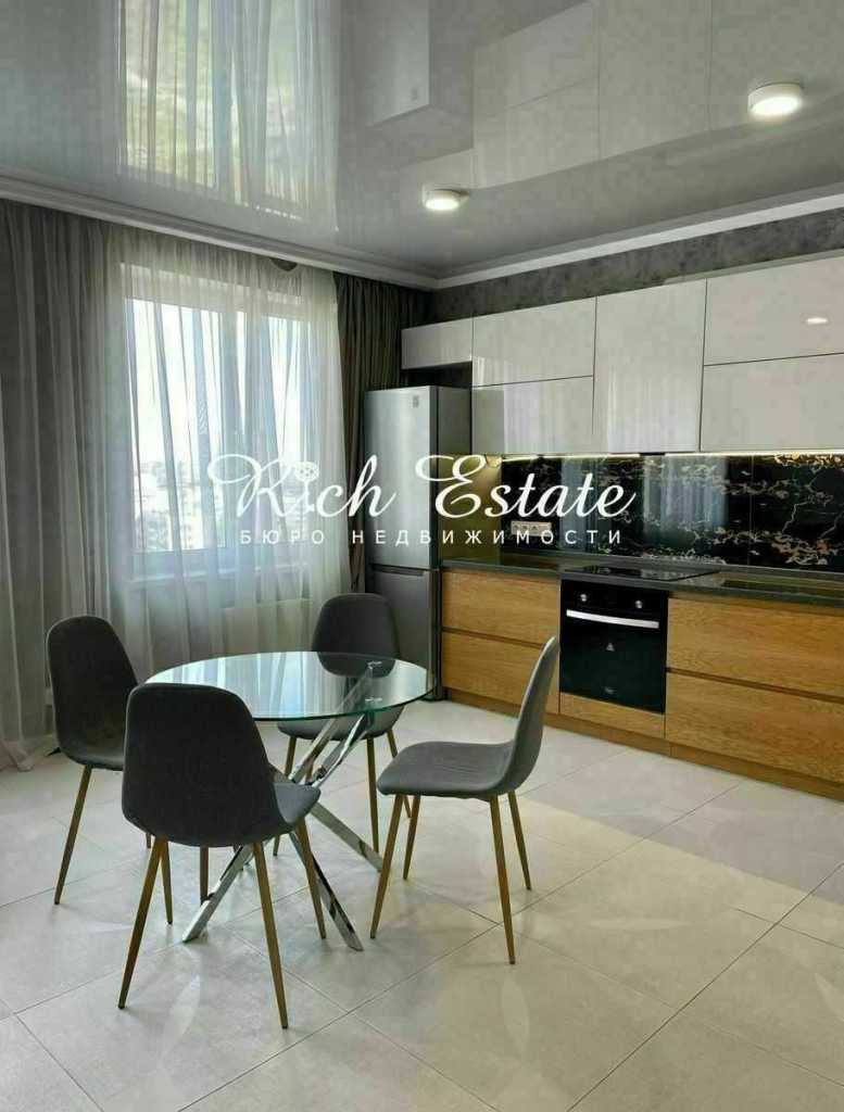 Продажа 3-комнатной квартиры 80 м², Сергея Данченко ул., 30