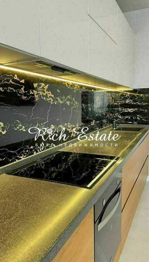 Продажа 3-комнатной квартиры 80 м², Сергея Данченко ул., 30