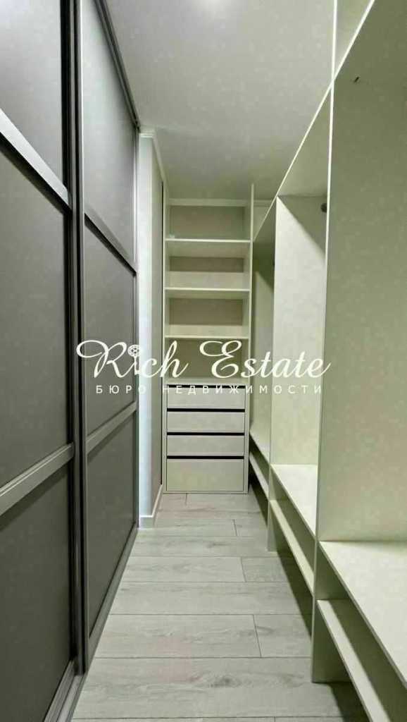Продажа 3-комнатной квартиры 80 м², Сергея Данченко ул., 30