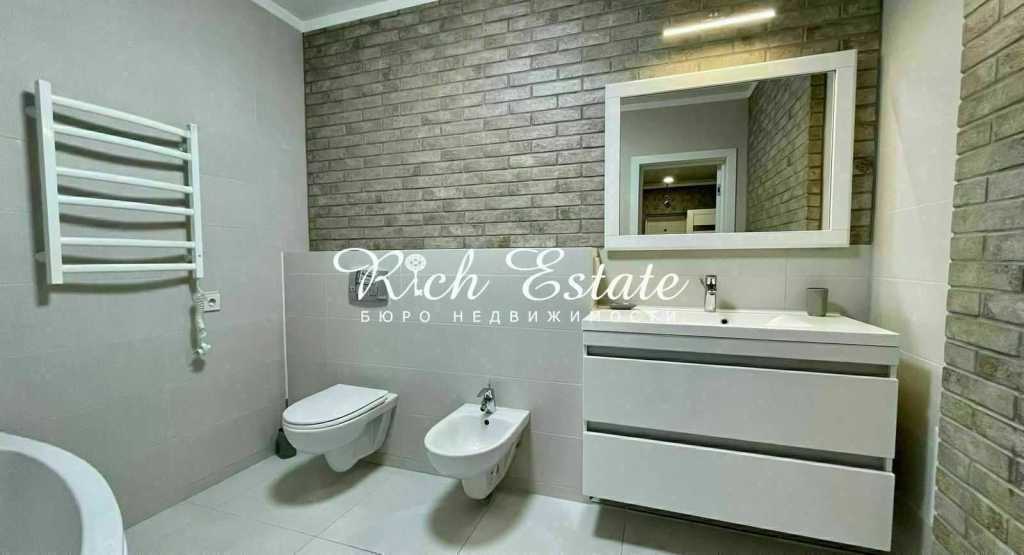 Продажа 3-комнатной квартиры 80 м², Сергея Данченко ул., 30