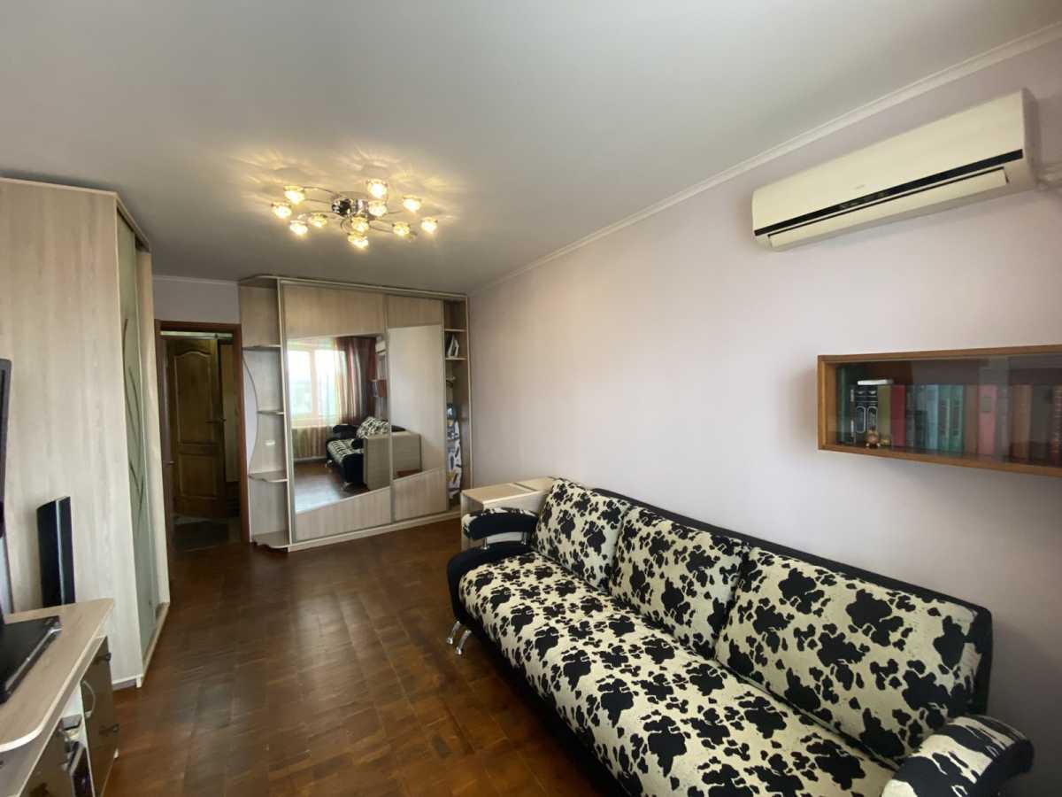 Аренда 1-комнатной квартиры 34 м², Оболонская пл., 1