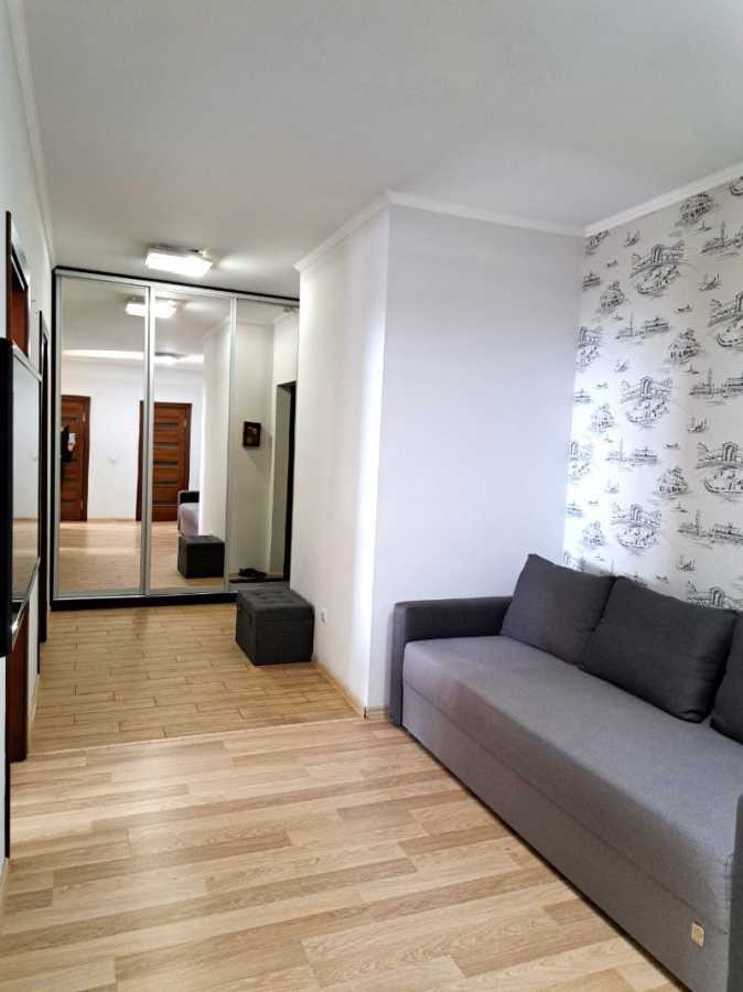 Аренда 1-комнатной квартиры 57 м², Михаила Котельникова ул., Драгоманова, 2А