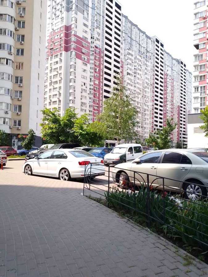 Аренда 1-комнатной квартиры 57 м², Михаила Котельникова ул., Драгоманова, 2А