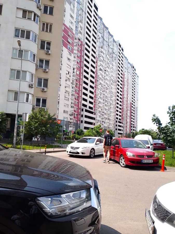 Аренда 1-комнатной квартиры 57 м², Михаила Котельникова ул., Драгоманова, 2А