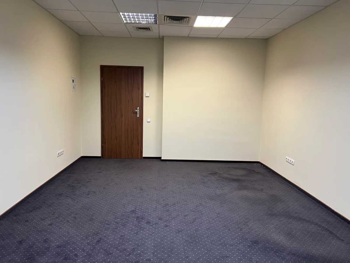 Аренда офиса 28 м², Евгения Сверстюка ул., 2А
