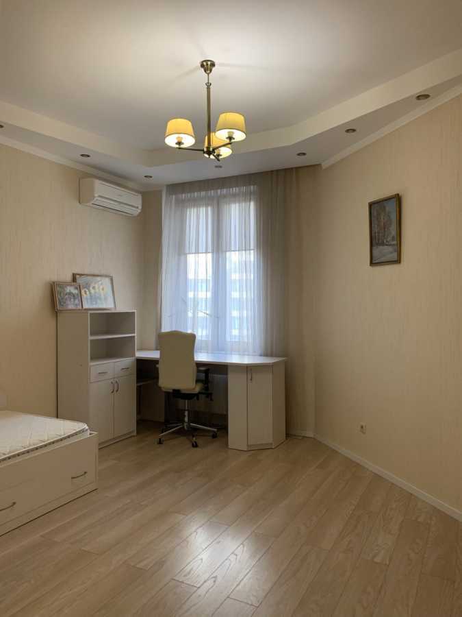 Продаж 2-кімнатної квартири 78 м², В'ячеслава Чорновола вул., 29/31