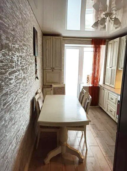 Продаж 2-кімнатної квартири 70 м², Київська вул.