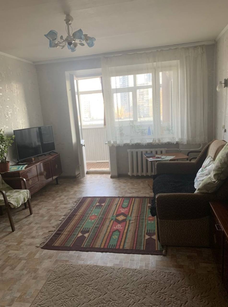 Продажа 1-комнатной квартиры 39 м², Героев просп.
