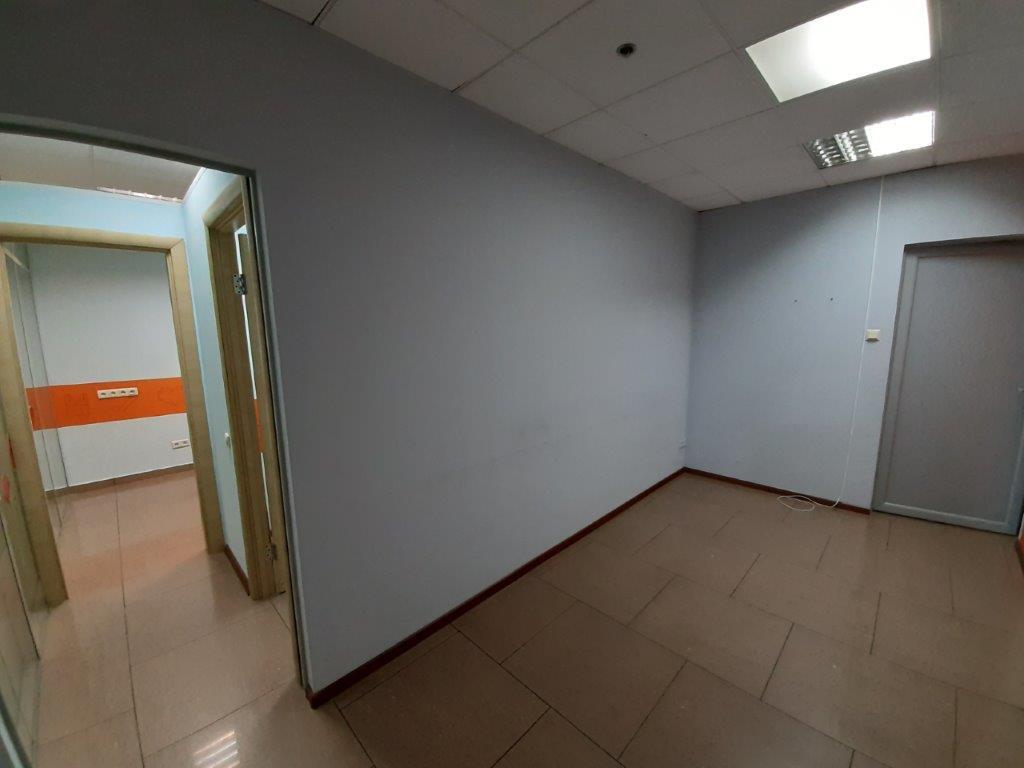 Оренда офісу 151 м², Верхній Вал вул.
