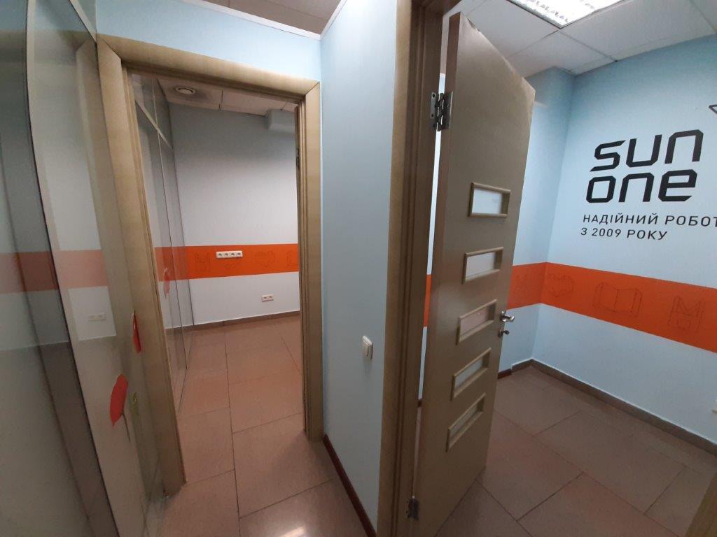 Оренда офісу 151 м², Верхній Вал вул.