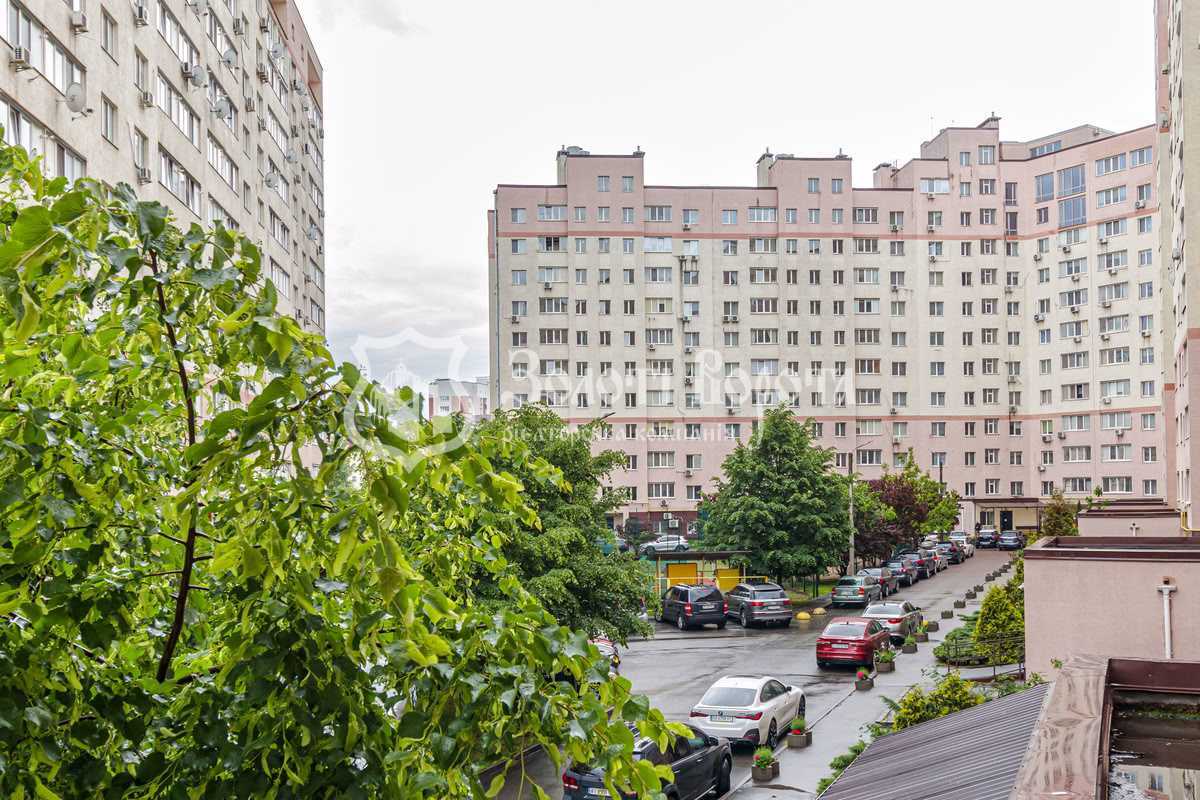 Продажа 2-комнатной квартиры 72.6 м², Ивана Франко ул., 6