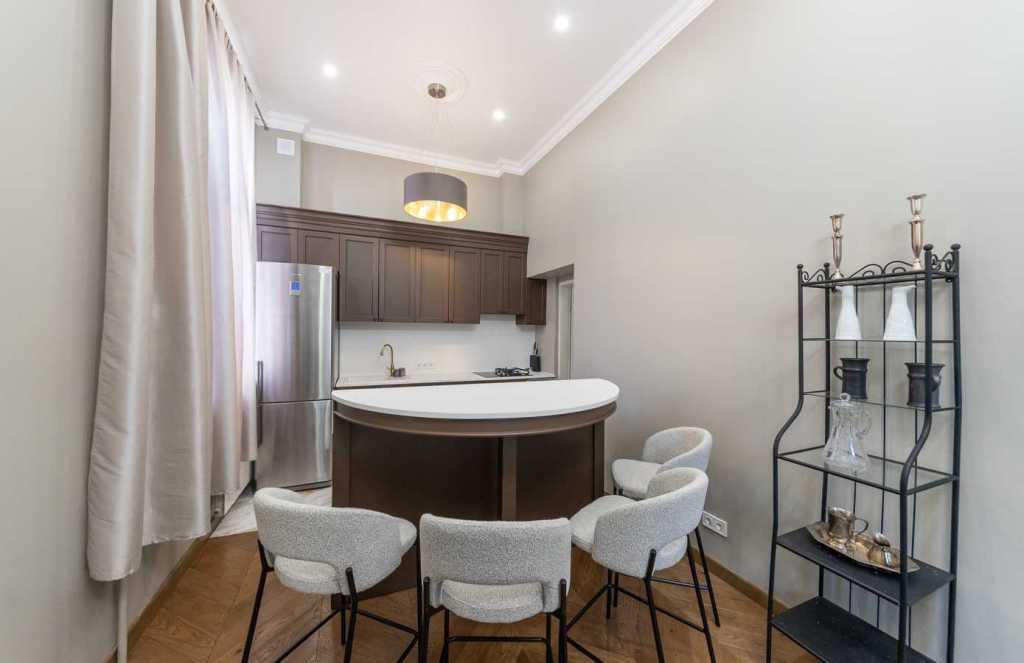 Аренда 3-комнатной квартиры 150 м², Олеся Гончара ул., 74А