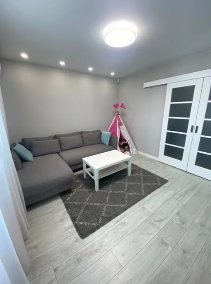 Продажа 1-комнатной квартиры 48.3 м², Михаила Лушпы просп.