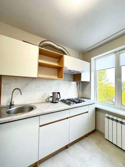 Продаж 1-кімнатної квартири 33 м², Харківська вул.