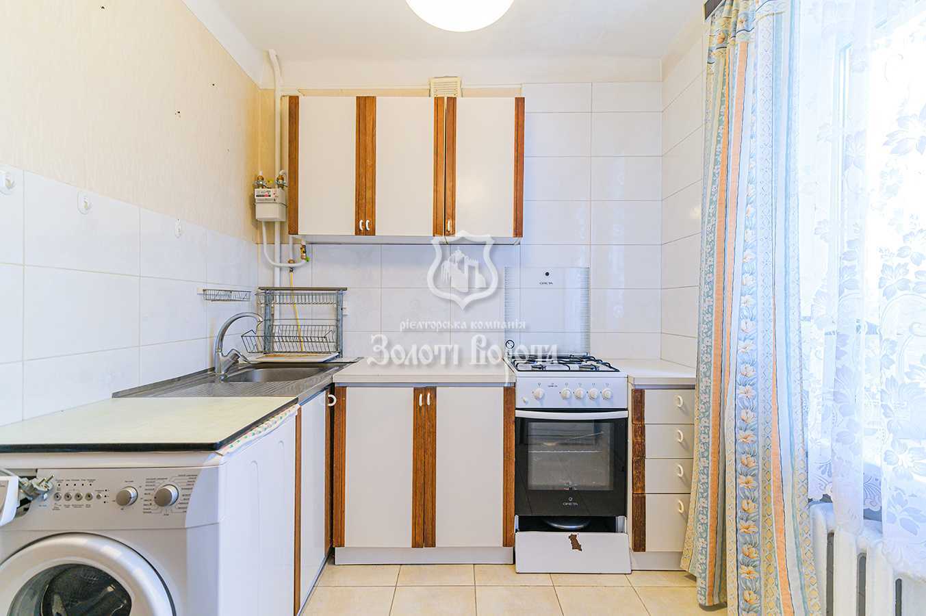 Продажа 3-комнатной квартиры 55.9 м², Строителей ул., 24