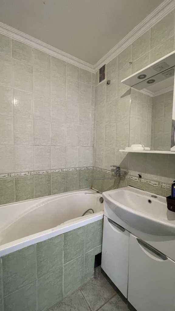 Продажа 5-комнатной квартиры 98.3 м², Кармелюка ул.