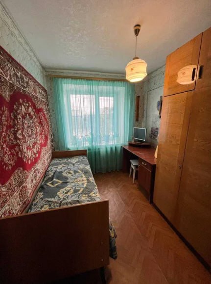Продажа 4-комнатной квартиры 65 м², Карбышева пер.