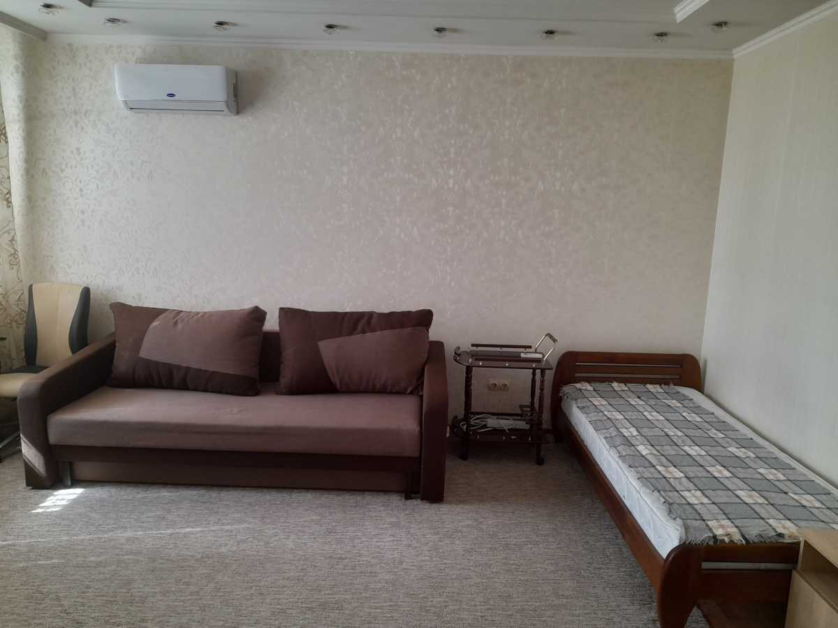 Оренда 1-кімнатної квартири 52 м², Бориса Гмирі вул., 4