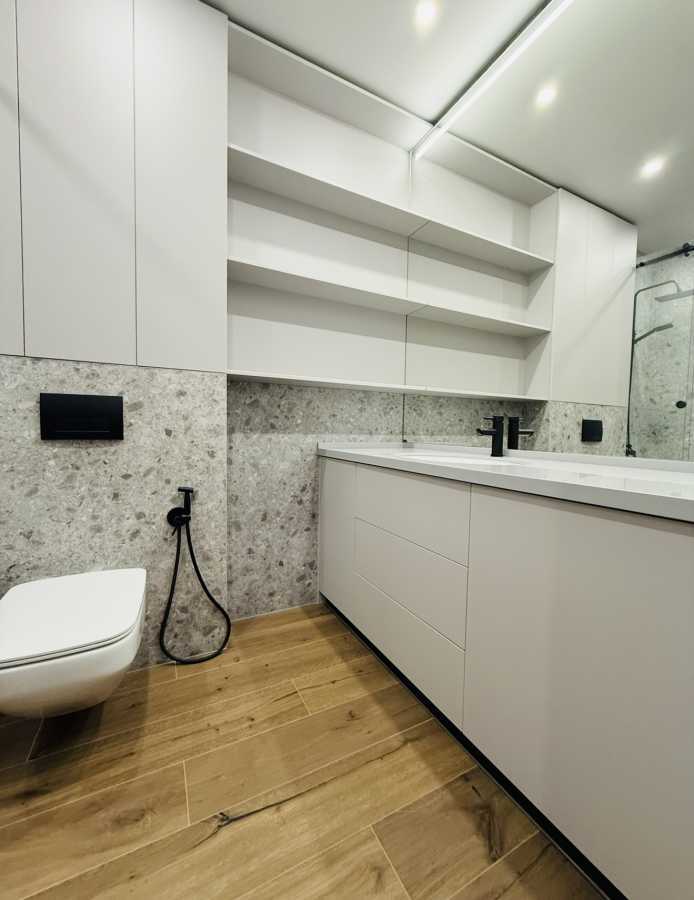 Продаж 2-кімнатної квартири 67 м², Молодіжна вул., 5