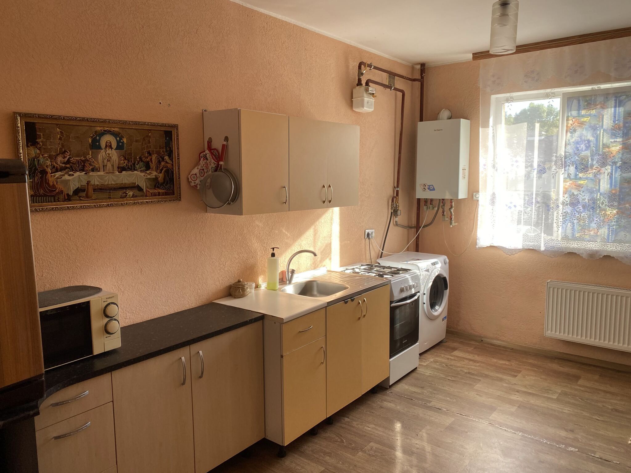 Продаж 2-кімнатної квартири 65 м²